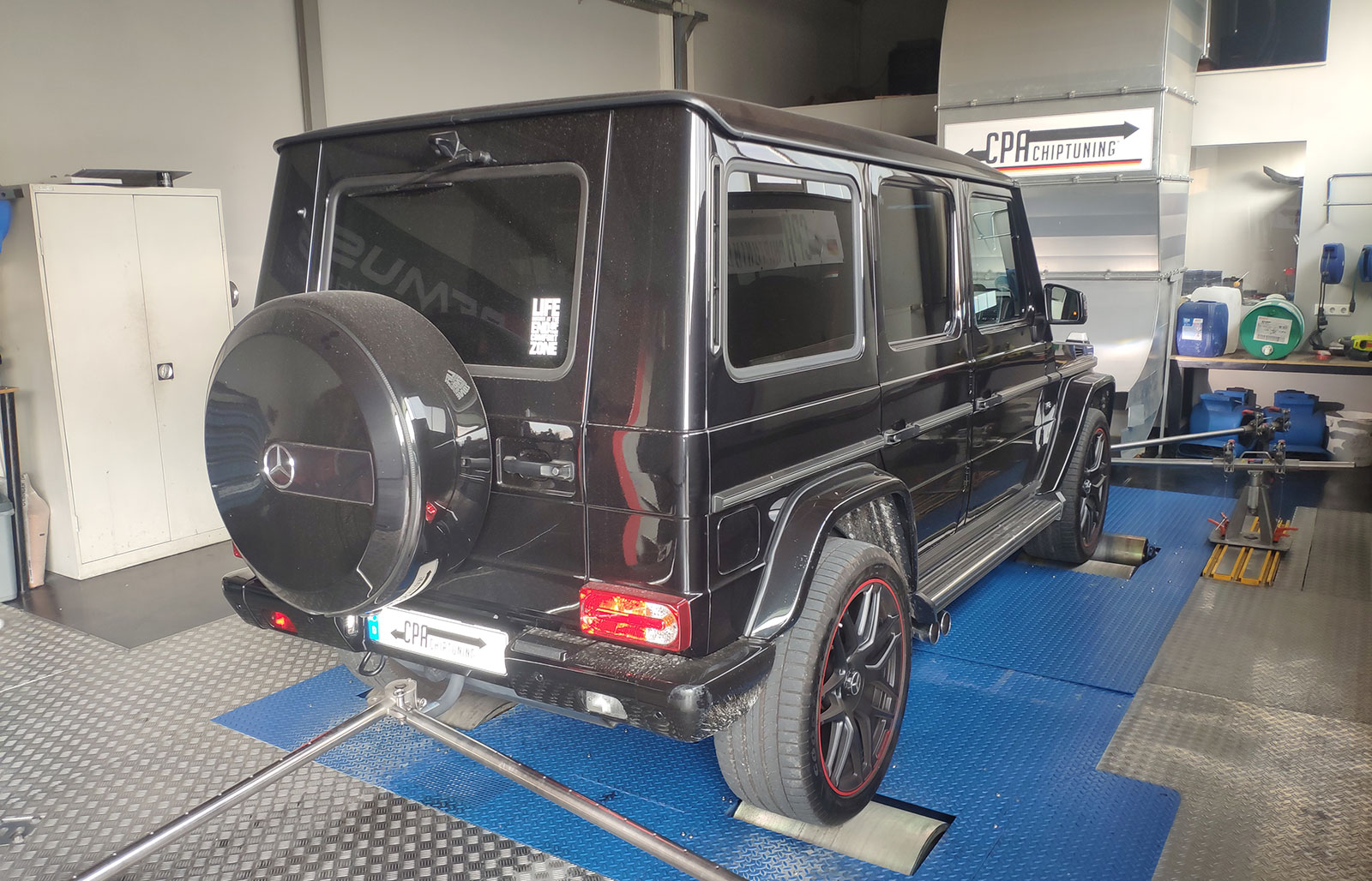 Mercedes G 500 auf dem Prüfstand