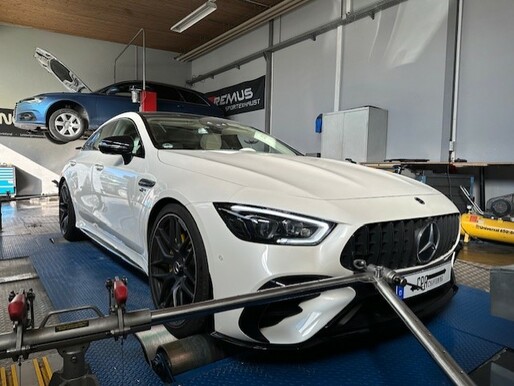 Verwandeln Sie Ihren Mercedes GT 53 AMG in ein Kraftpaket – Mit der PowerBox von CPA! mehr lesen