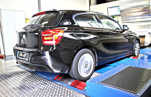 Der BMW 120d auf dem Prüfstand mit der PowerBox